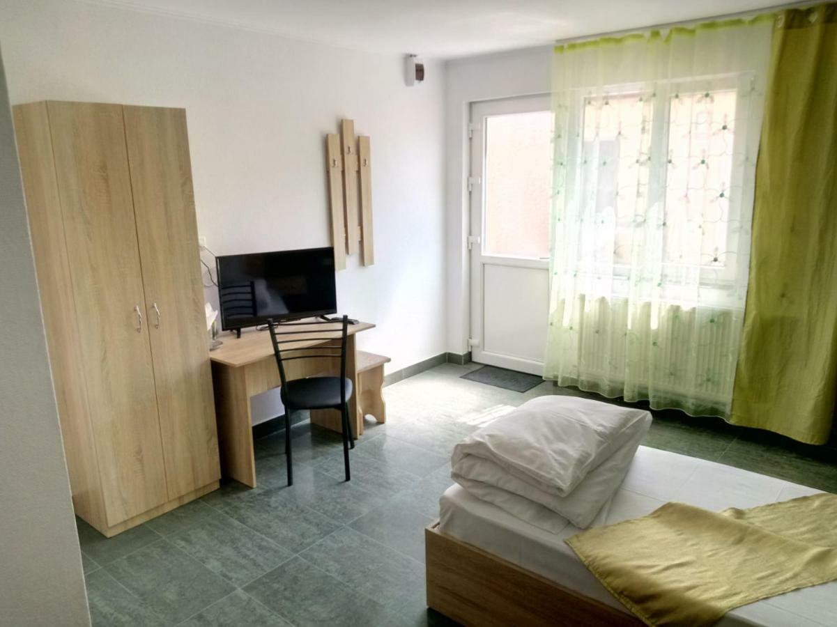 Camere De Inchiriat Carpati 후네도아라 외부 사진