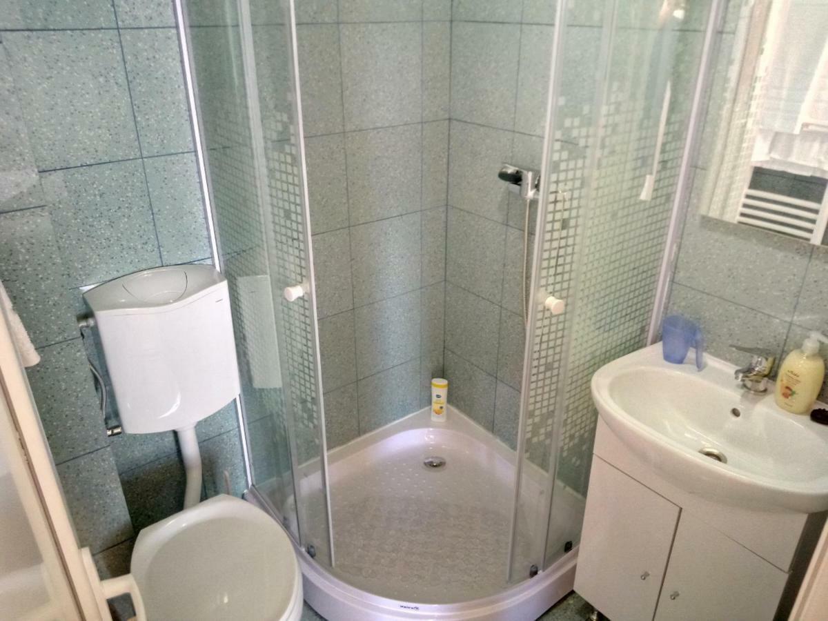 Camere De Inchiriat Carpati 후네도아라 외부 사진