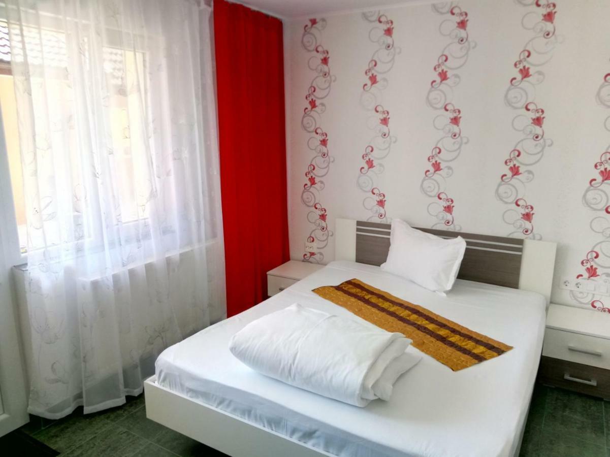 Camere De Inchiriat Carpati 후네도아라 외부 사진